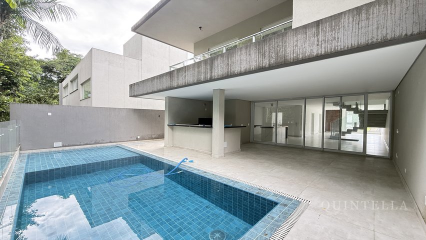 Casa em Condomínio — foto 1 de 40