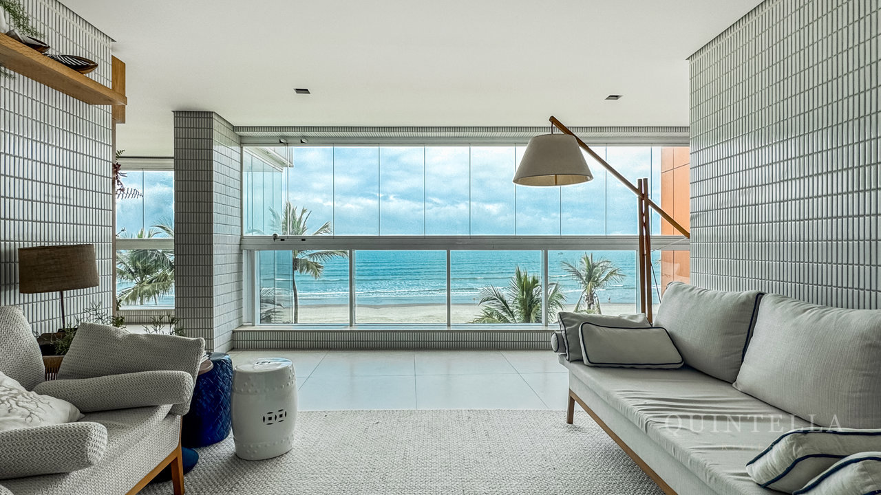 Apartamento pé na areia frontal — foto 1 de 61