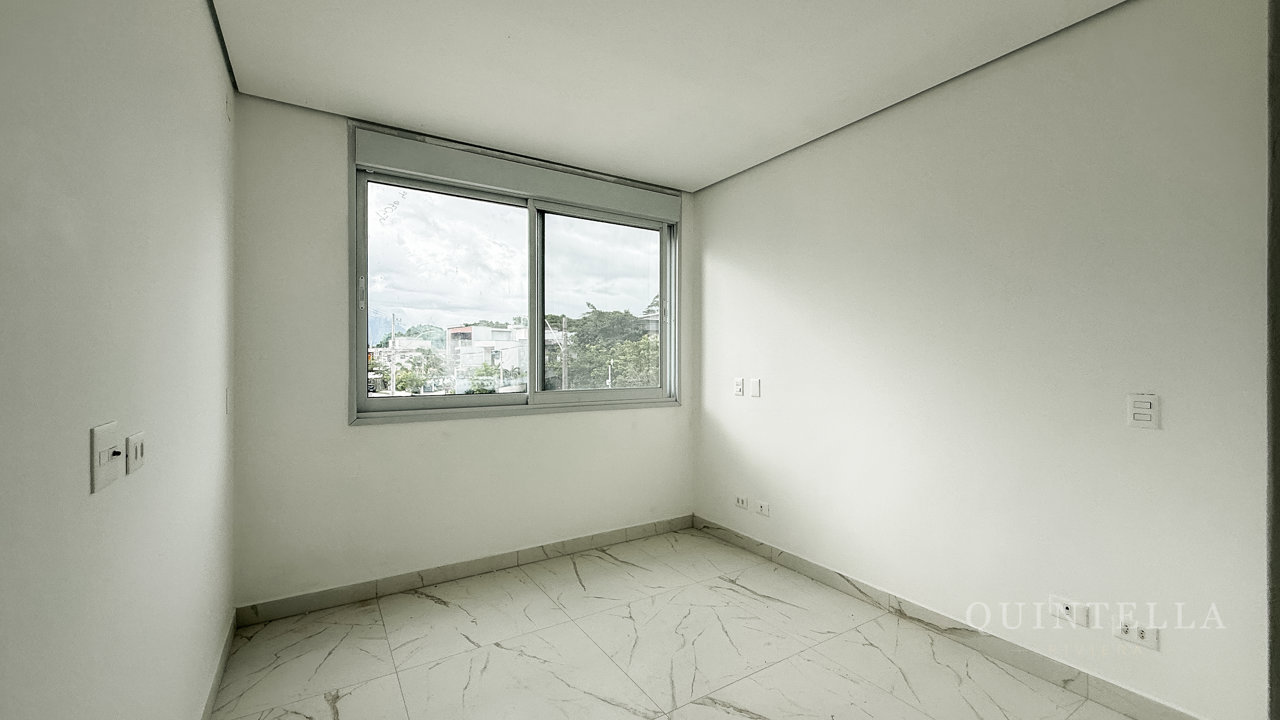 Casa em Condomínio — foto 12 de 33